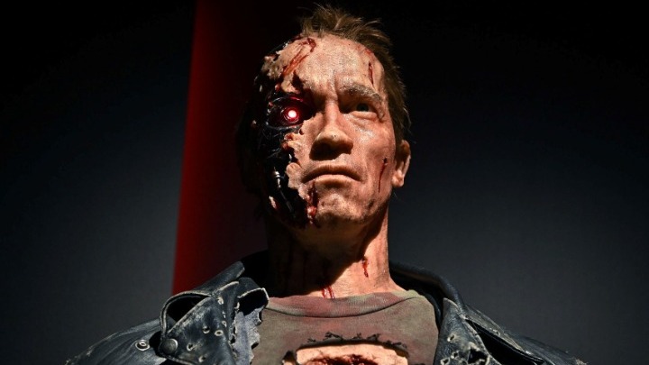 Τζέιμς Κάμερον: Η ανθρωπότητα σήμερα αντιμετωπίζει τρεις υπαρξιακές απειλές