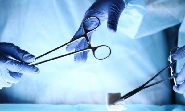 Απαντά ο γιατρός για το «φακελάκι»: Τα λεφτά είναι δικά μου (video)