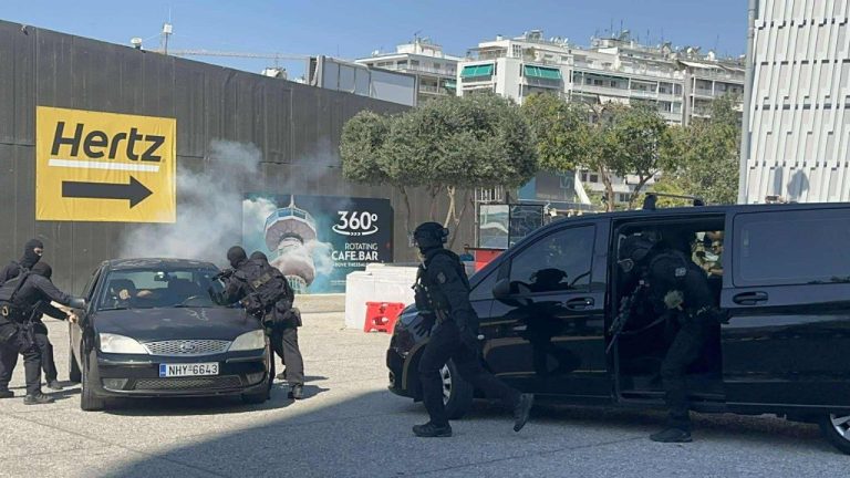 Εντυπωσιακή επίδειξη της ΕΚΑΜ στην ΔΕΘ (VIDEO)