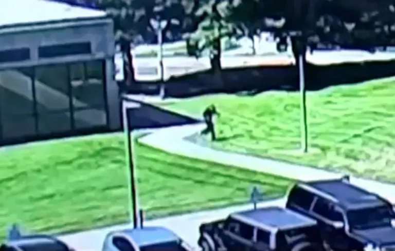 Βίντεο – ντοκουμέντο που δείχνει τη φυγή του δολοφόνου του Τσάρλι Κερκ