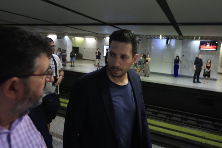 Αυτοψία Κωνσταντίνου Κυρανάκη στο πρώτο επίσημο… ξενύχτι του μετρό (VIDEO)