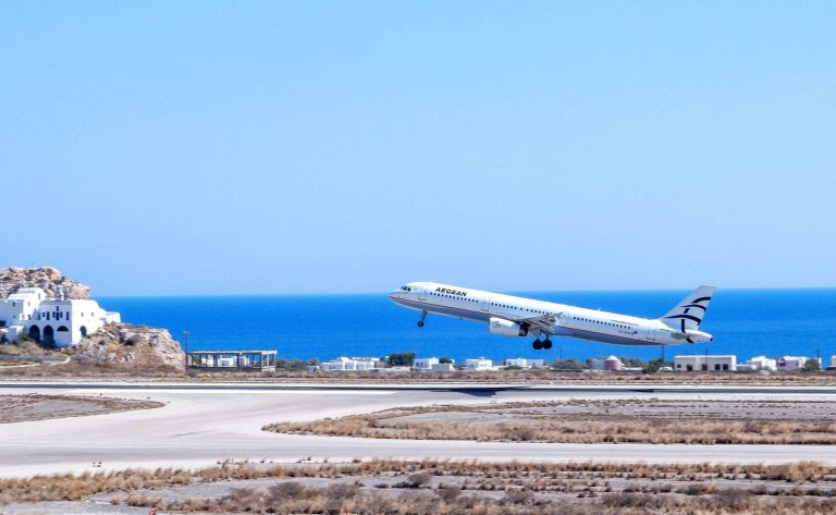 Τα νησιά των Κυκλάδων που «πετάνε»