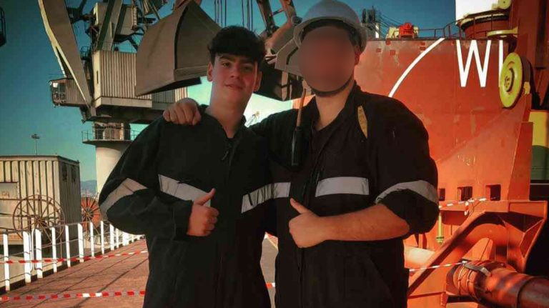 Blue Star Chios: Συνελήφθησαν ο πλοίαρχος και ο Α’ μηχανικός για τον θάνατο του 20χρονου