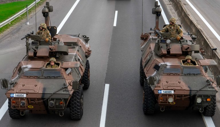 «Έκλεψαν» την παράσταση τα νέα τεχνολογικά συστήματα στη φετινή στρατιωτική παρέλαση στη Θεσσαλονίκη (Photo)