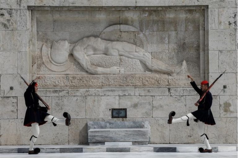 Πέρασε με 159 «ναι» η τροπολογία για τον Άγνωστο Στρατιώτη