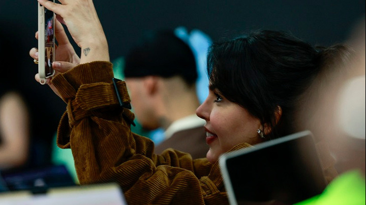 Το κοινοβούλιο στη Νέα Ζηλανδία θα συζητήσει σχέδιο νόμου για την απαγόρευση της χρήσης των social media από εφήβους