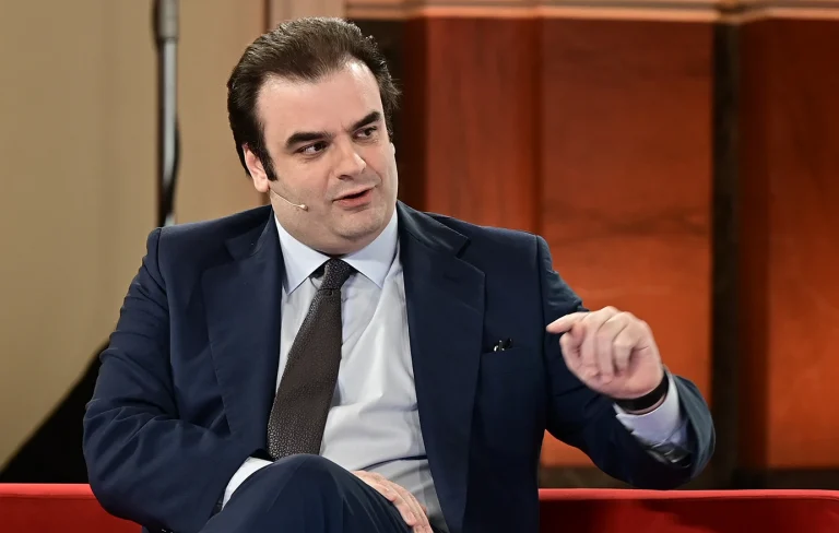 Financial Times: Ο Κυριάκος Πιερρακάκης διεκδικεί την προεδρία του Eurogroup