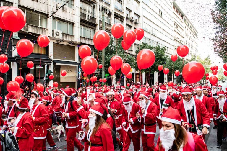 Athens Santa Run 2025: Τρέχουμε ντυμένοι Αϊ Βασίληδες στην καρδιά της πόλης