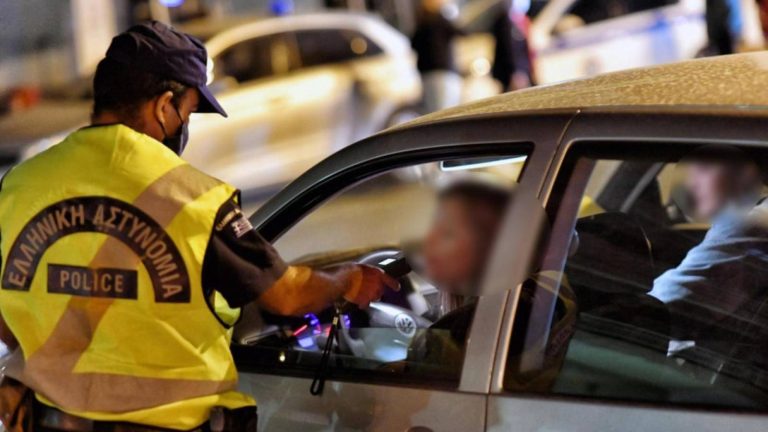Παραμονή Χριστουγέννων με αλκοτέστ στο κέντρο της Αθήνας – 8 θετικά σε 2.000 οδηγούς