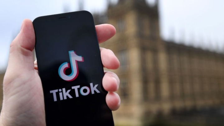 Η απαγόρευση των μέσων κοινωνικής δικτύωσης για τους ανήλικους ως ευκαιρία για παρατήρηση