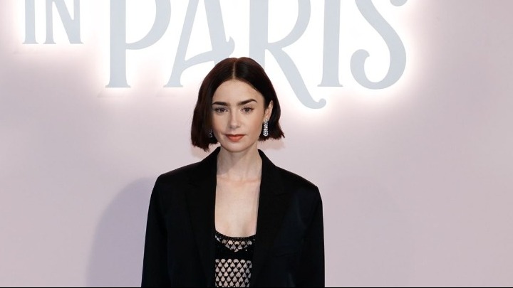 Η Λίλι Κόλινς αντιδρά στη διαμάχη μεταξύ του Γάλλου προέδρου και του δημάρχου της Ρώμης για το «Emily in Paris»