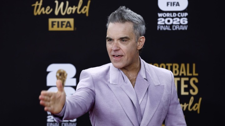 Ο Ρόμπι Γουίλιαμς έκανε έκπληξη σε 94χρονη θαυμάστριά του