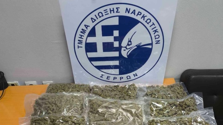 Πάνω από πέντε κιλά κάνναβης εντόπισαν αστυνομικοί με τη συνδρομή του αστυνομικού σκύλου Roxy