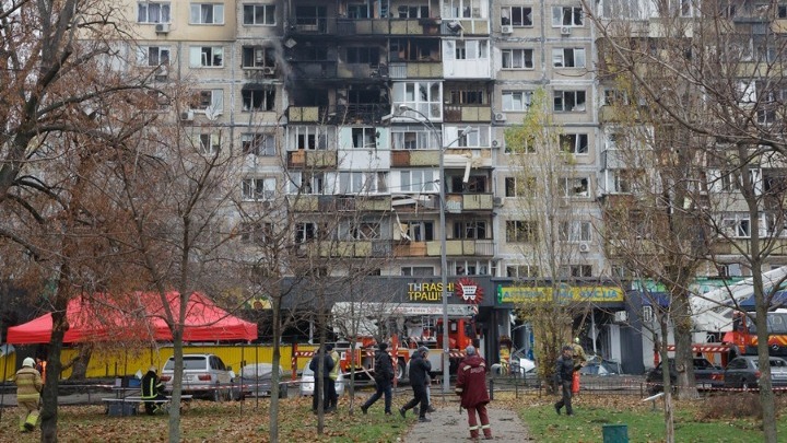 Ρωσικά drones σφυροκοπούν την Ουκρανία πριν από τη συνάντηση Ζελένσκι-Τραμπ την Κυριακή