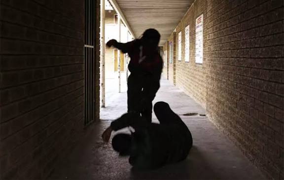 Άγρια επίθεση ανηλίκου στην Πάτρα: 17χρονος χτύπησε 16χρονο στο κεφάλι