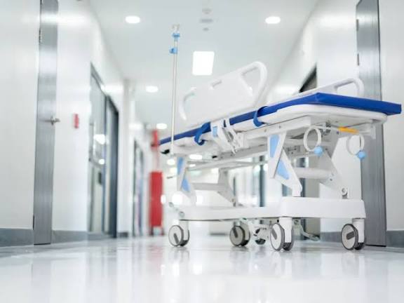 Ρόδος: 15χρονος στο νοσοκομείο μετά από κατανάλωση αλκοόλ – Συνελήφθη ο ιδιοκτήτης του καταστήματος