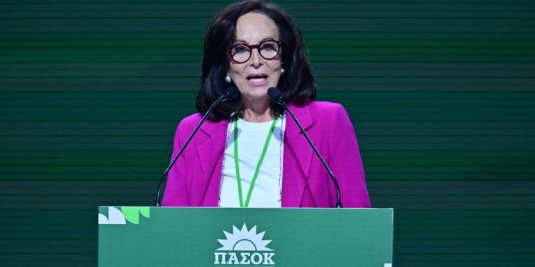 ΠΑΣΟΚ: Πρωτιά της Άννας Διαμαντοπούλου στην Κεντρική Επιτροπή – Ποιοι άλλοι εκλέγονται στις πρώτες θέσεις