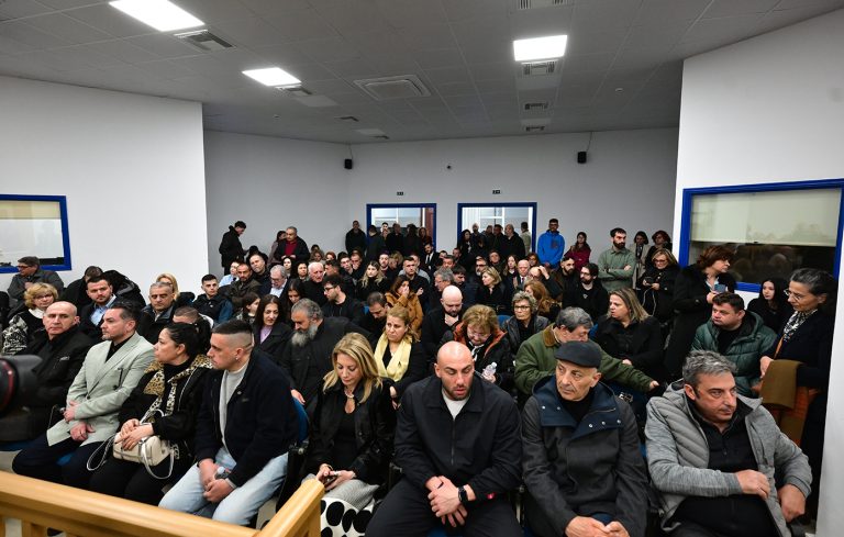 Επεισοδιακή εκκίνηση στη δίκη για τα Τέμπη – Διακοπή μέχρι 1η Απριλίου 2026 (video)