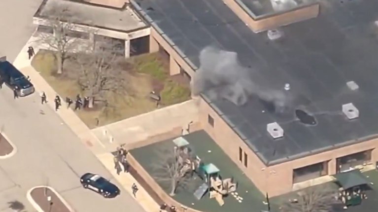 Μίσιγκαν: Αυτοκίνητο έπεσε σε συναγωγή – Νεκρός ο δράστης