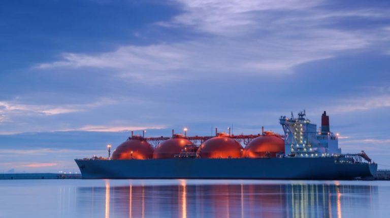 Ελλάδα και ρωσικό LNG «φρενάρουν» το νέο πακέτο κυρώσεων της ΕΕ, αλλά… όχι ακριβώς