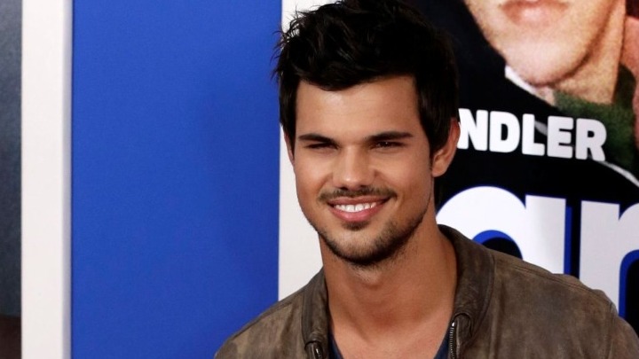 O ηθοποιός Τέιλορ Λότνερ και η συζυγός του περιμένουν το πρώτο τους παιδί