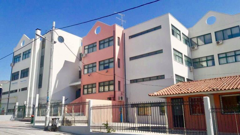 Γλυφάδα: Βανδαλισμός και κλοπή σε σχολικό συγκρότημα – Άρπαξαν χρήματα και υπολογιστές