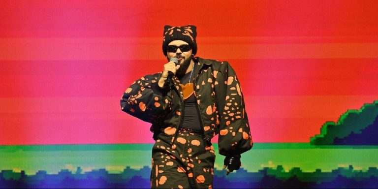 “Eurovision σε… πασχαλινή εκδοχή”: Ο Ακύλας μετατράπηκε γιορτινό αυγό και έγινε viral