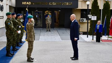 Δένδιας από Κόσοβο: Αναγνώριση του ρόλου της ελληνικής δύναμης στο ΝΑΤΟ