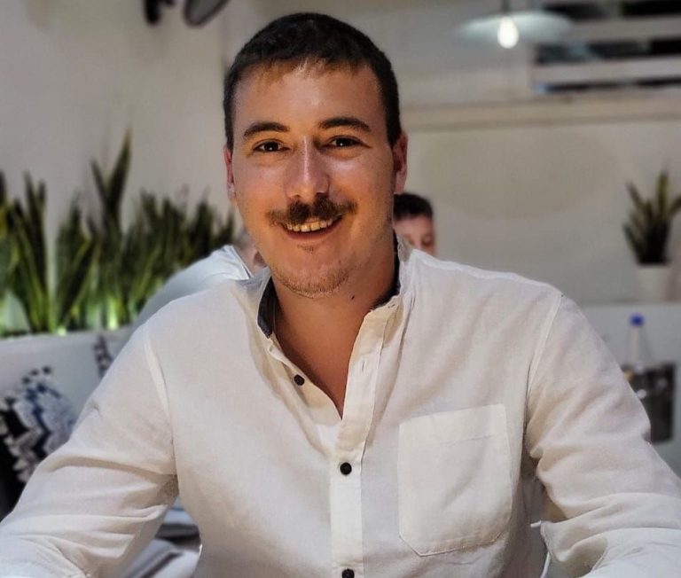 Ασυμβίβαστο βουλευτή – υπουργού: Μεταρρύθμιση ή θεσμικό πυροτέχνημα;