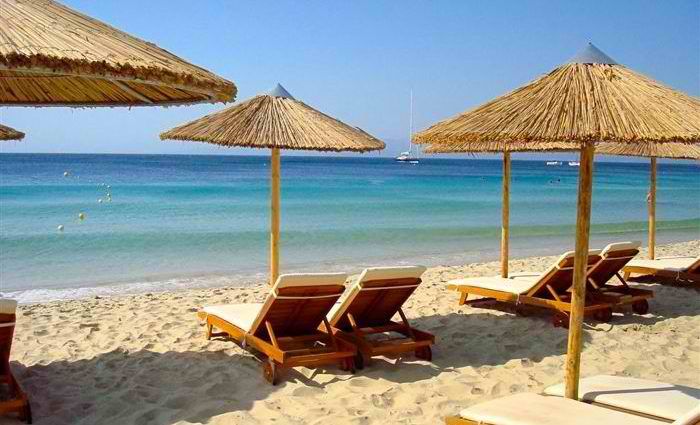 Κοινωνικός τουρισμός: Ξεκινά την 1η Μαΐου το πρόγραμμα για 300.000 δικαιούχους – Διευρυμένες παροχές και ενισχύσεις έως 300 ευρώ για νέους