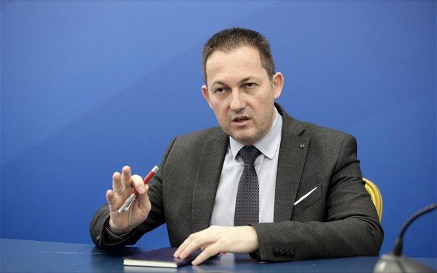 Νέες εσωκομματικές αιχμές από Πέτσα για Λαζαρίδη – «Επικοινωνιακό λάθος» η διαχείριση της υπόθεσης διορισμού