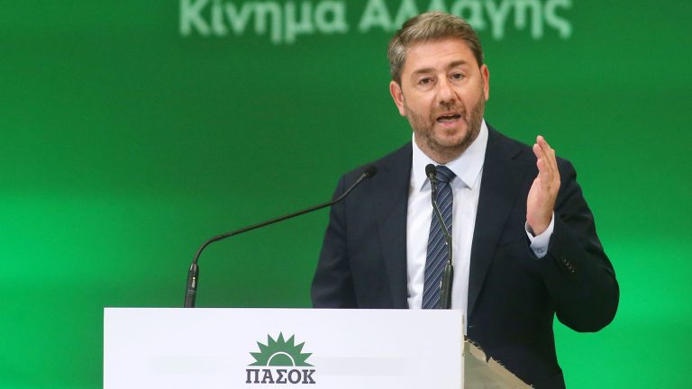 Ανδρουλάκης κατά Κακλαμάνη: «Θα είναι εκτροπή αν συναινέσει» – Ανοιχτό πλέον το ενδεχόμενο πρότασης μομφής