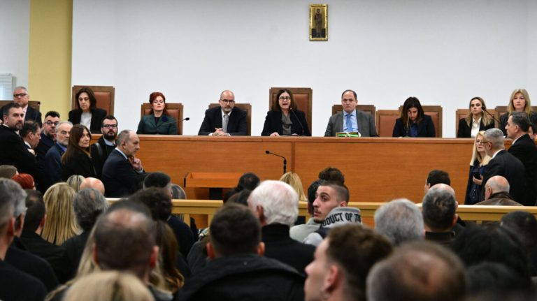 Λάρισα: Συνεχίζεται από σήμερα η δίκη για το έγκλημα στα Τέμπη μετά τη διακοπή ενός μήνα