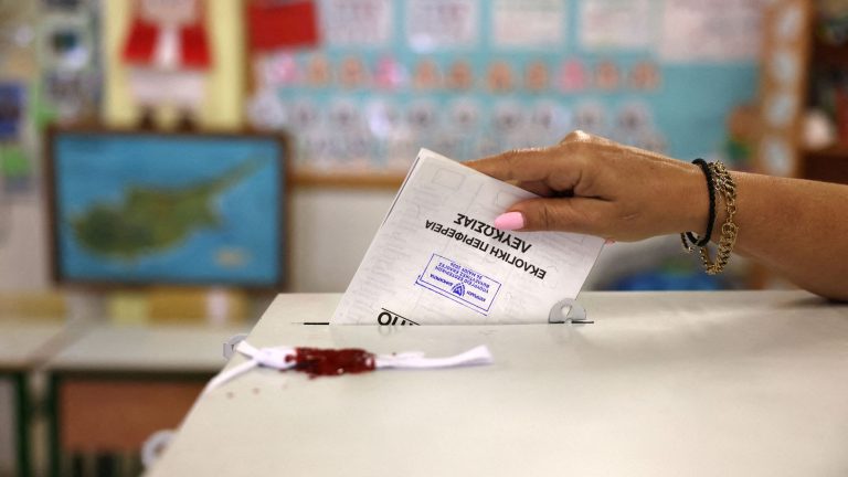 Εκλογές στην Κύπρο: Πρωτιά στον ΔΗΣΥ δίνουν τα exit poll – Στο 21-24% το ΑΚΕΛ