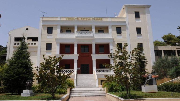 Αντιπαράθεση στον Δήμο Λυκόβρυσης–Πεύκης για το ειδικό τέλος – Προσφυγή της αντιπολίτευσης στην Αποκεντρωμένη Διοίκηση