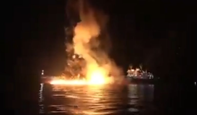 Περσικός: ‘Αγνωστης προέλευσης βλήμα χτύπησε πλοίο – Η Τεχεράνη δεν έχει απαντήσει ακόμη στην αμερικανική πρόταση