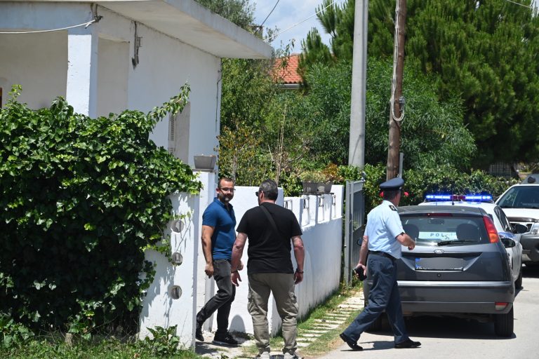 Ανατροπή στο θρίλερ του Αιγίου: Βρέθηκε «ξένο» DNA στο όπλο – Πού στρέφονται οι Αρχές (video)