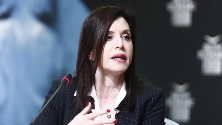 Ένοχη η Ασημακοπούλου για τη διαρροή e-mails αποδήμων – Ποινή φυλάκισης με αναστολή
