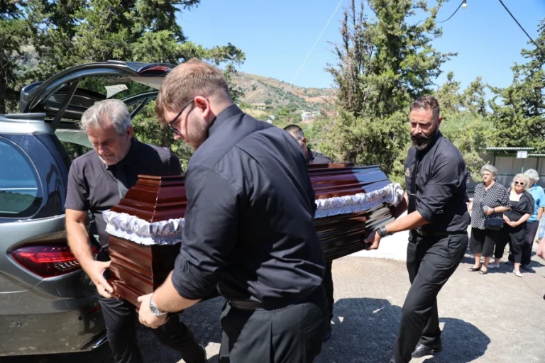 Βαρύ πένθος στα Χανιά: Το τελευταίο «αντίο» στη Σταυρούλα Λεβεντάκη