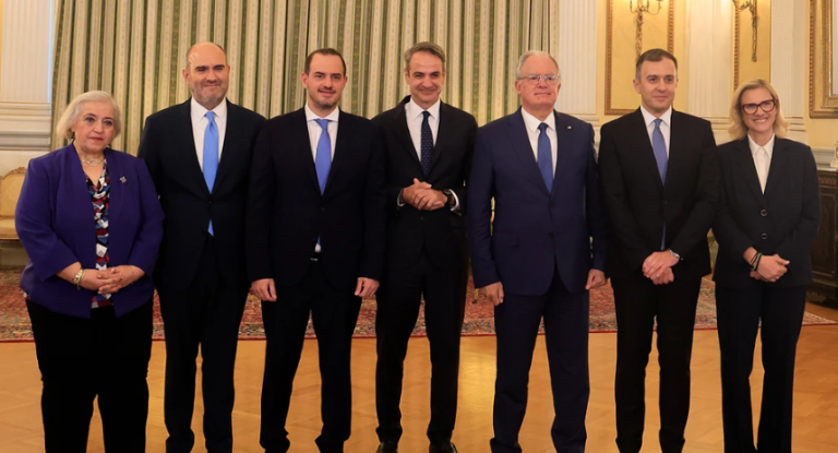 Έγινε η ορκωμοσία των νέων μελών κυβέρνησης στο Προεδρικό Μέγαρο
