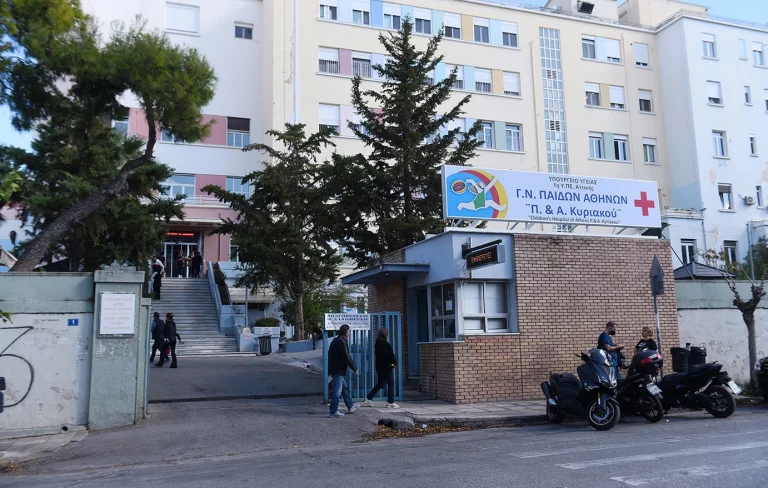 Στο Παίδων σε κρίσιμη κατάσταση βρέφος 4 μηνών μετά από τροχαίο στο Κρανίδι
