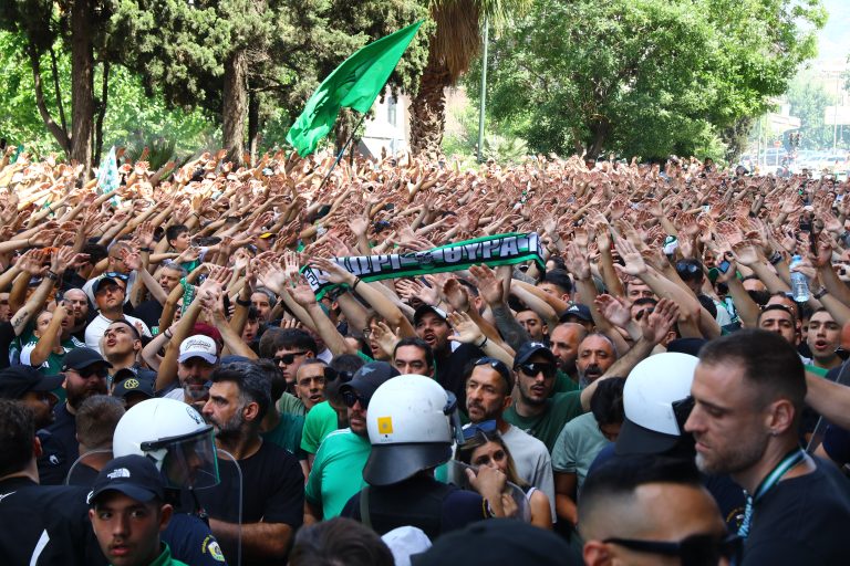 Χαμός έξω από το ξενοδοχείο του Παναθηναϊκού πριν τη μεγάλη μάχη στο ΣΕΦ