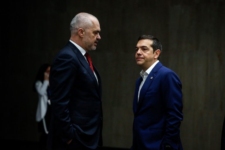 Τσίπρας vs Ράμα: Η κόντρα για το Ζβέρνετς μεταφέρθηκε στα social media
