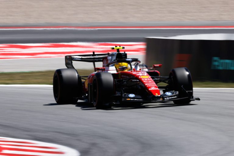 Formula 1: Πρώτη νίκη του Χάμιλτον με τη Ferrari στη Βαρκελώνη (Video)