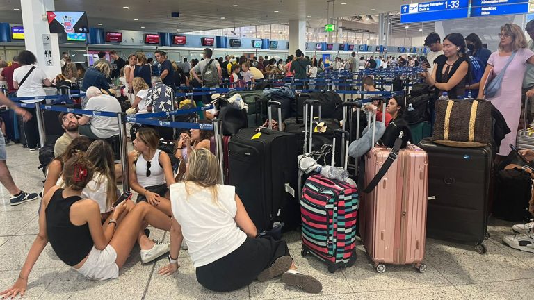 Πτήσεις με καθυστέρηση: Γιατί η Ελλάδα βρέθηκε στο ευρωπαϊκό «βάθρο» της ταλαιπωρίας