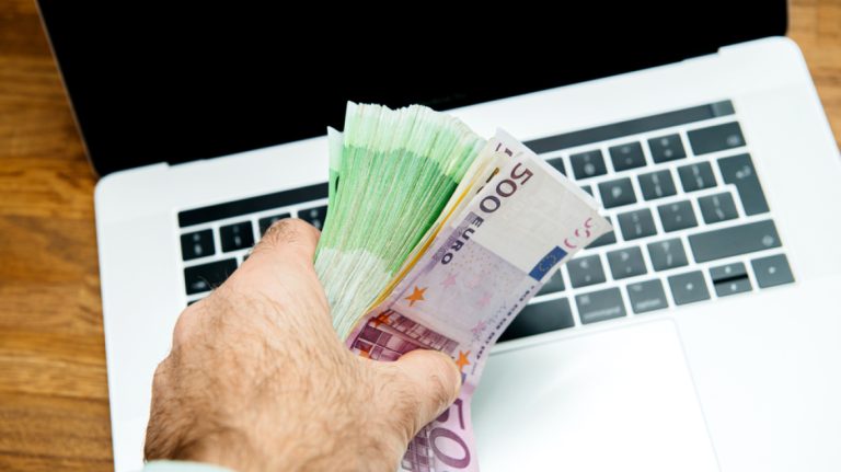 Έλληνας επιχειρηματίας ο εγκέφαλος της απάτης «καρουζέλ» με ζημιά 47 εκατ. ευρώ στην ΕΕ