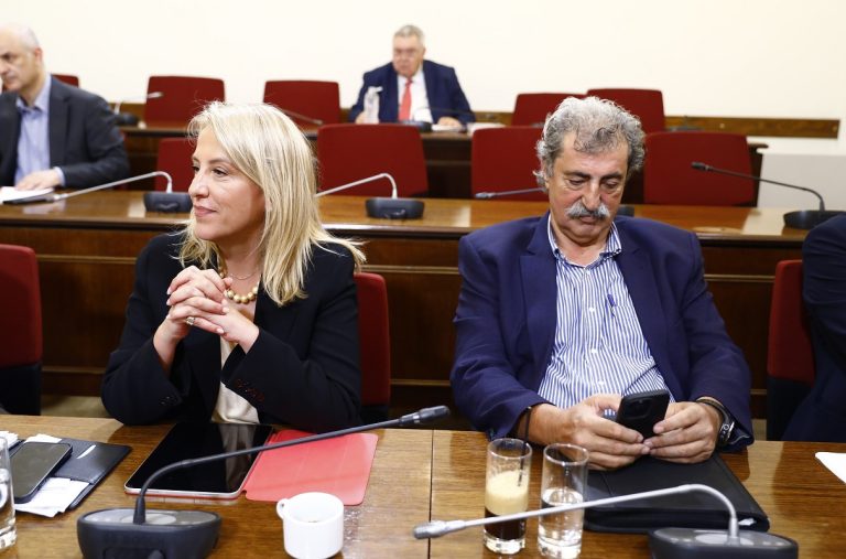(Ξανά)ρχισαν τα όργανα στον ΣΥΡΙΖΑ: Ο Πολάκης ζητά από τη Δούρου να αποσύρει την υποψηφιότητά της για την προεδρία της Κ.Ο.