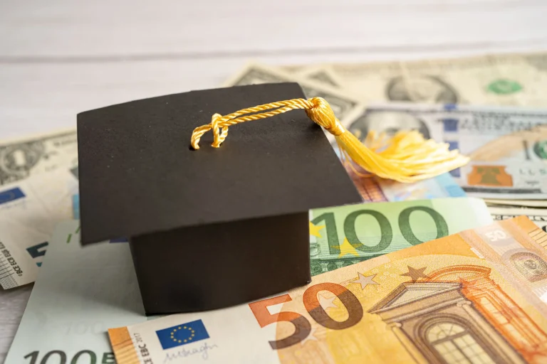 Φοιτητικό στεγαστικό επίδομα: Πότε λήγουν οι αιτήσεις – Ποιοι δικαιούνται έως 2.500 ευρώ