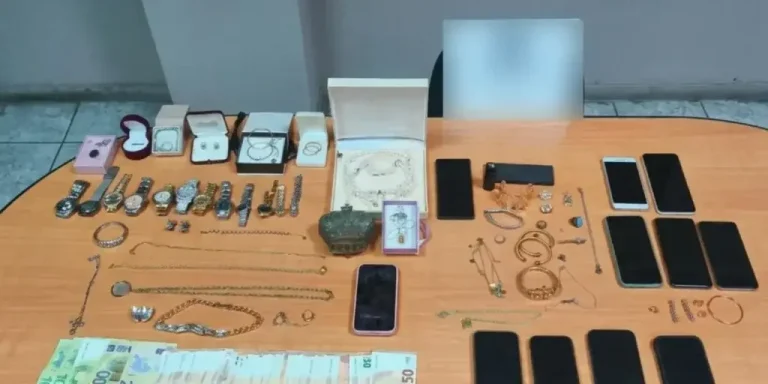 Κλεμμένα αυτοκίνητα, οργανωμένες διαρρήξεις και λεία-μαμούθ: Πώς δρούσε η συμμορία των κοσμηματοπωλείων (VIDEO)