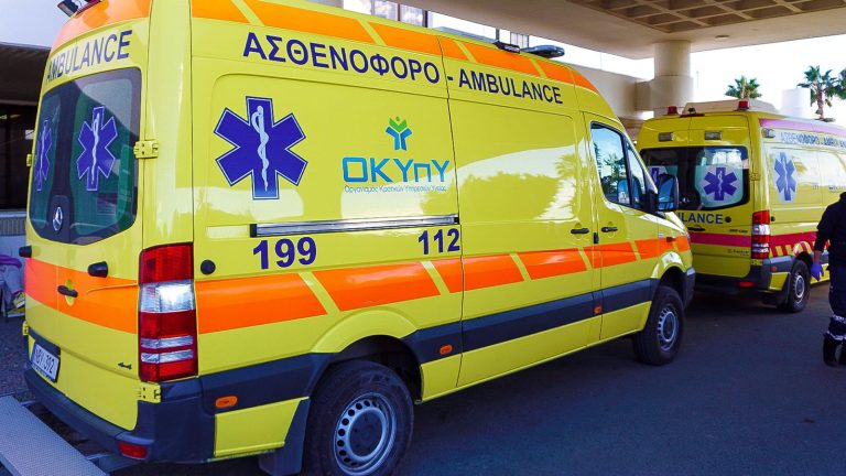 Τραγωδία στην Κύπρο: Τρίχρονος έχασε τη ζωή του όταν γλίστρησε από τα χέρια του πατέρα του και έπεσε από ανοικτό παράθυρο